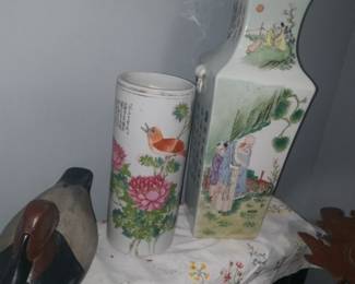 Chinese hat stand 150
Chinese Famillie rose immortal Vase 600