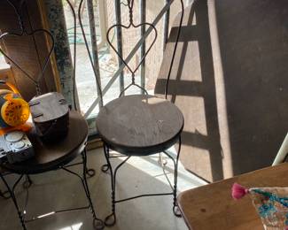 Screen porch off kitchen 