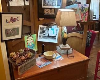 Table, lamp & collectibles