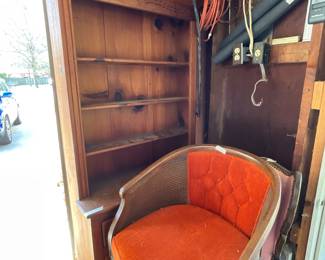 Detached garage - chair 