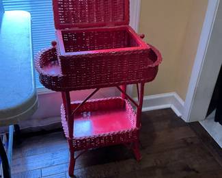 Accessory storage piece