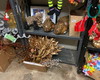 Detached garage - full room of Christmas and decor - lots of vintage!