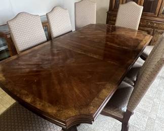 Large Dining Room Table w/ Leaf & 8 Chairs