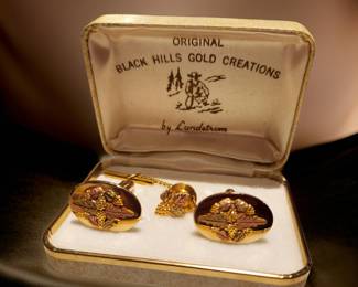 Black Hills Gold men's set