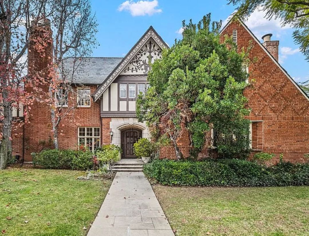 Welcome to Our Gorgeous Hancock Park Estate Sale!