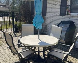 4ft Round Patio Table, 4 Chairs, Umbrella