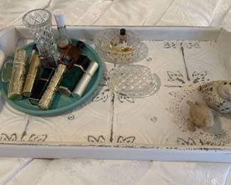 Tray with Mini Perfumes