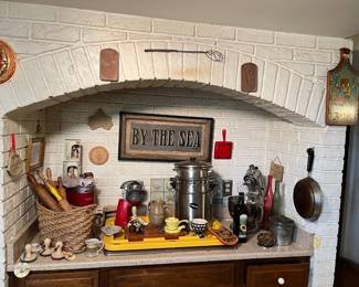 Kitchen
Keurig coffee maker, calphalon pot, revereware, kitchen aid artisan mixer
Cookie presses, antique rolling pins