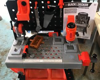 Better view of the toy workbench.