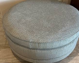 La-Z-Boy Custom Coronet Ottoman w Storage... Matching Pillows also available