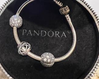 Pandora Bracelet w 3 Charms