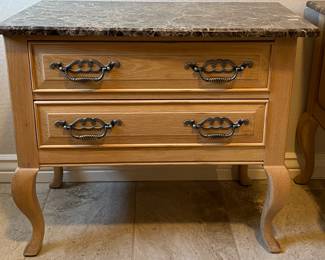 Thomasville Marble Top Nightstands w Queen Anne Legs pair