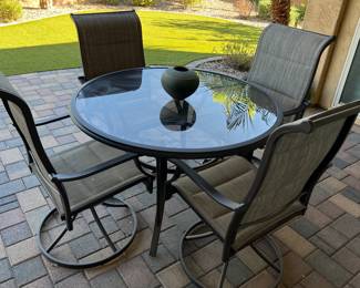 Patio Table w 4 Swivel Chairs