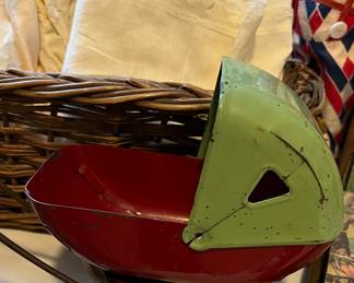 Small Metal Carraige