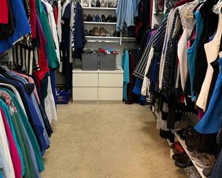 Women's Clothing, Shoes, Purses, Scarves