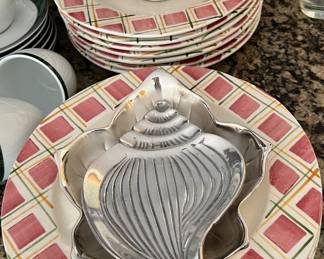 Los Angeles Pottery Laurie Gates Design