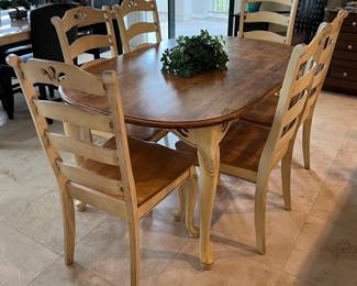 Dining Table w 6 Chairs