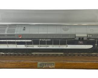 Lionel Wabash FM Bluebird Locomotive Engine 550 in Plexiglass Display
