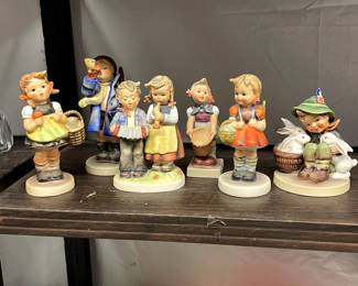 Hummel Figurines small bee