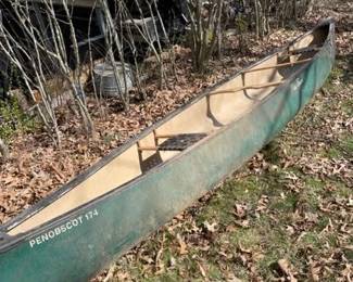 Canoe 17'6" Old Town Green with 2 Wooden Welded Seats Wooden Gunnel