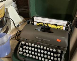 Remington Quiet-Rite typewriter