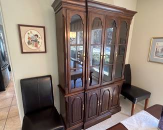 Thomasville China Hutch - Gorgeous!