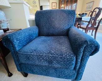 Like New Modern Blue Sitting Chair (1 of 2)