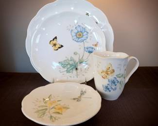 46 PC Service for 8 LENOX "Butterfly Meadow" $175 or bid #23