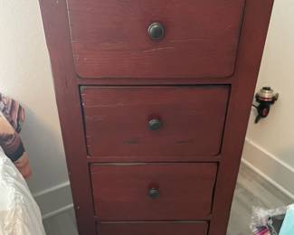 Broyhill 4 drawer Chest  $185.00                                                      21"w 18"d 43"t