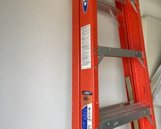 Werner 8' Fiberglass/Aluminum Ladder                     300 lb capacity