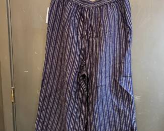 Navy blue and white capris. Size medium.