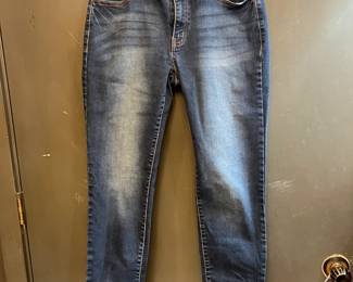 KanCan skinny jeans. Size 11/29.