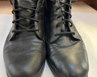 Munro American Shoes. Size 10. Outside is leather.