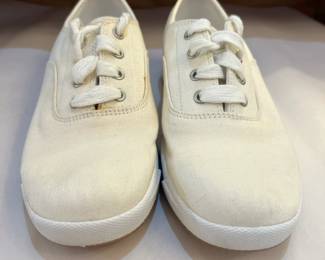 L.L. Bean cream women shoes. Size 9.