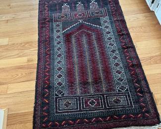Oriental rug 34"x59" circa 1900