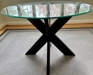 42" round tempered glass table