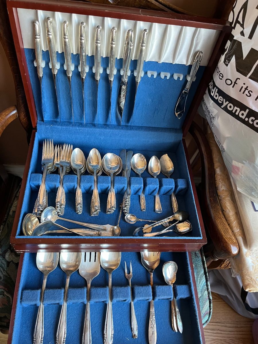 Wallace Stradivari sterling flatware 60+ pcs total with full 6pc service for 8 and serving pieces 