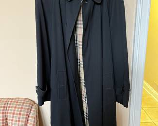 Men 44R black Burberry trench coat