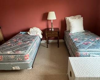 Pair Twin mattresses