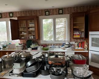 Huge amount of kitchen items