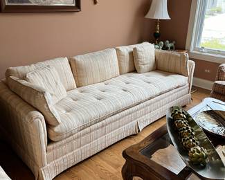 Hickory Furniture Kaylyn vintage sofa with single seat cushion