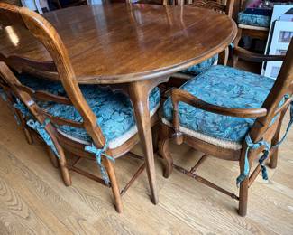 Hickory Furn Walnut French Country style dining table and rush seat chairs (7)