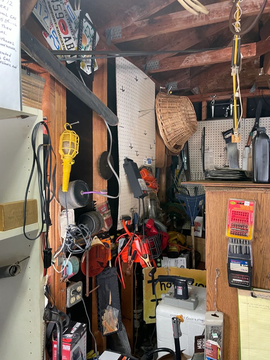 Helping Hands Estate Sales in Dunnellon, FL