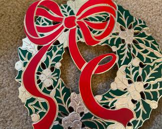 WM ROGERS WREATH TRIVET
