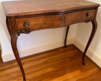 ANTIQUE DESK
