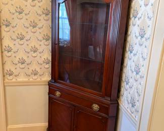 BEAUTIFUL CORNER CABINET