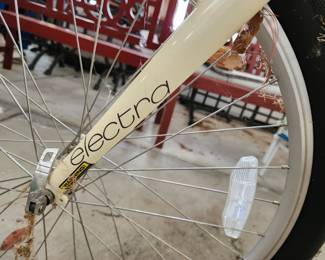 Townie by Electra Bicycle Co.