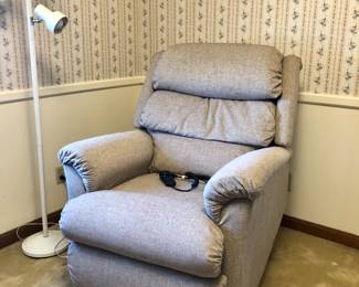 Lazy Boy Lift Chair 2023
