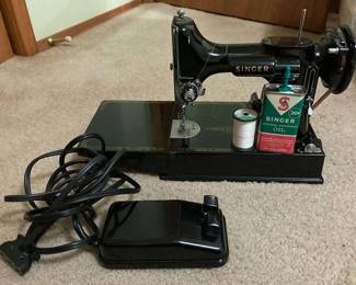 1940s Singer Sewing Machine Case