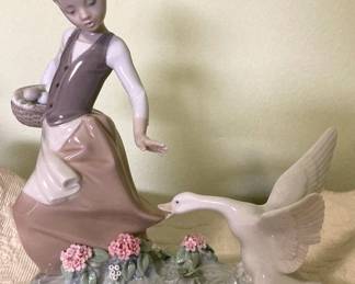 Lladro Girl With Goose Figurine